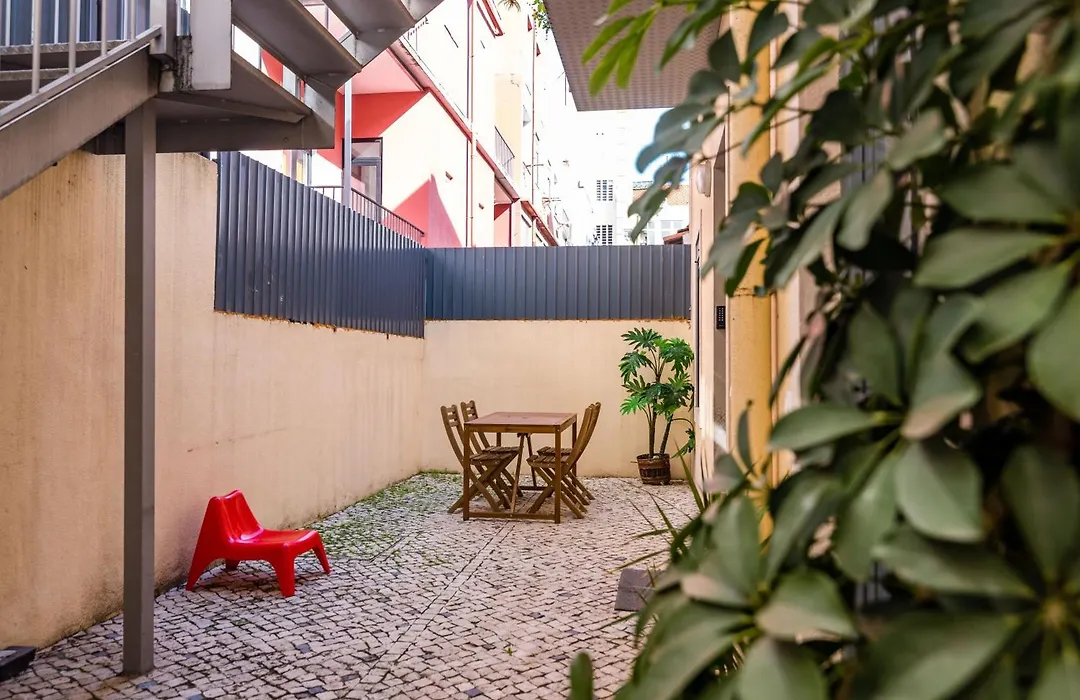 Go Native Lisbon - Vip City-1